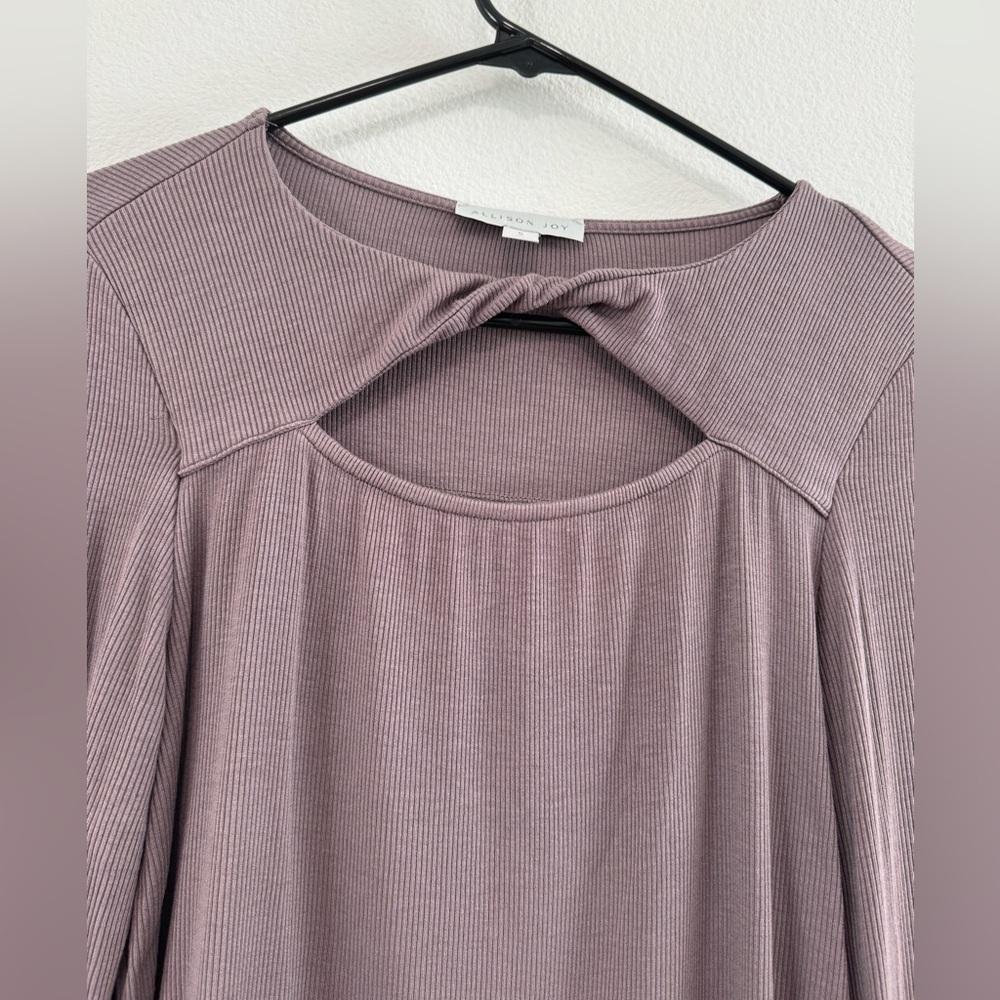 Allison Joy Grey Long Sleeve Twisted Cut Out Ribbed Long Sleeve Top Size Small - Picture 2 of 12